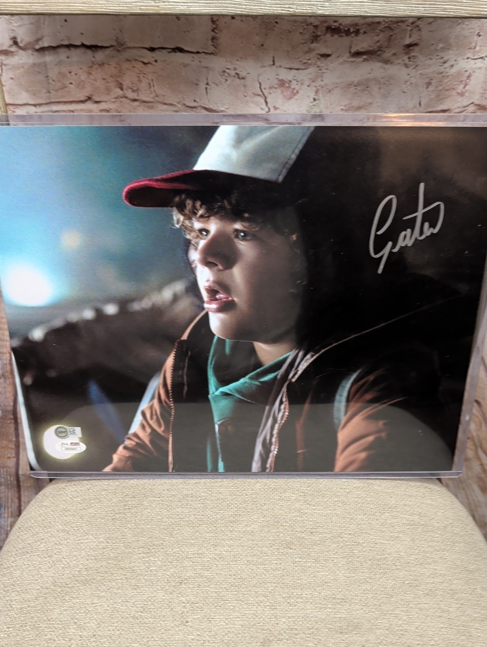 Gaten Matarazzo signed Stranger Things 11 X 14 COA